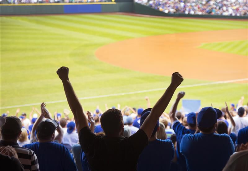 blue jays game with crowd cheering